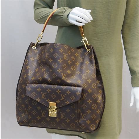 louis vuitton metis hobo strap|louis vuitton pochette monogram.